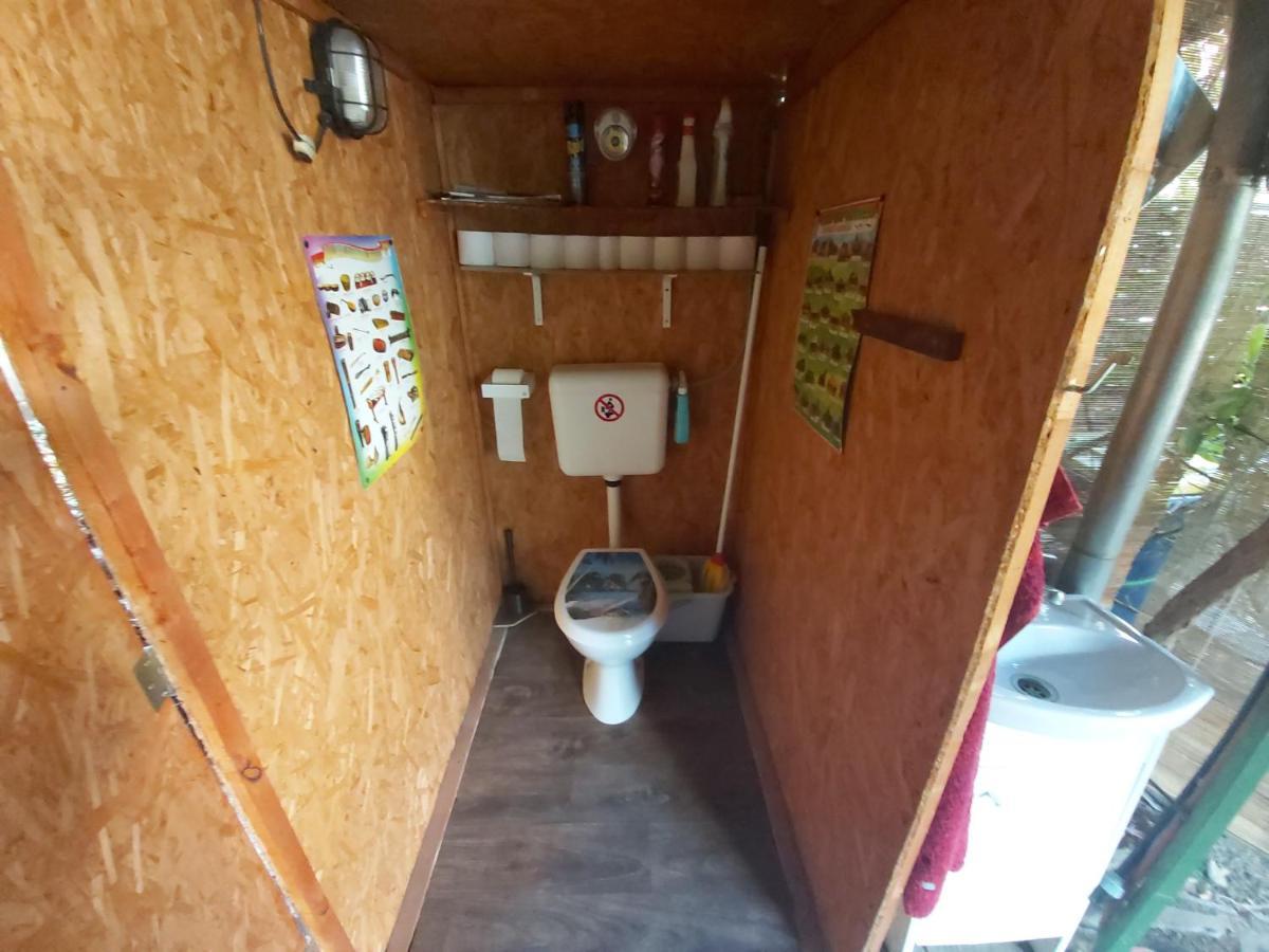 Relax Bungalow Terrace, Glamping Fahaz Siófok Exteriör bild
