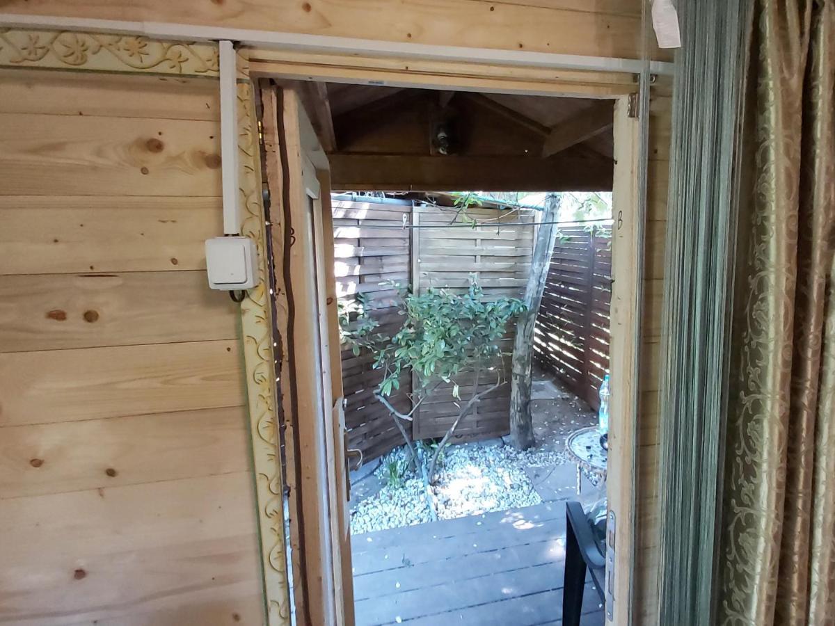 Relax Bungalow Terrace, Glamping Fahaz Siófok Exteriör bild