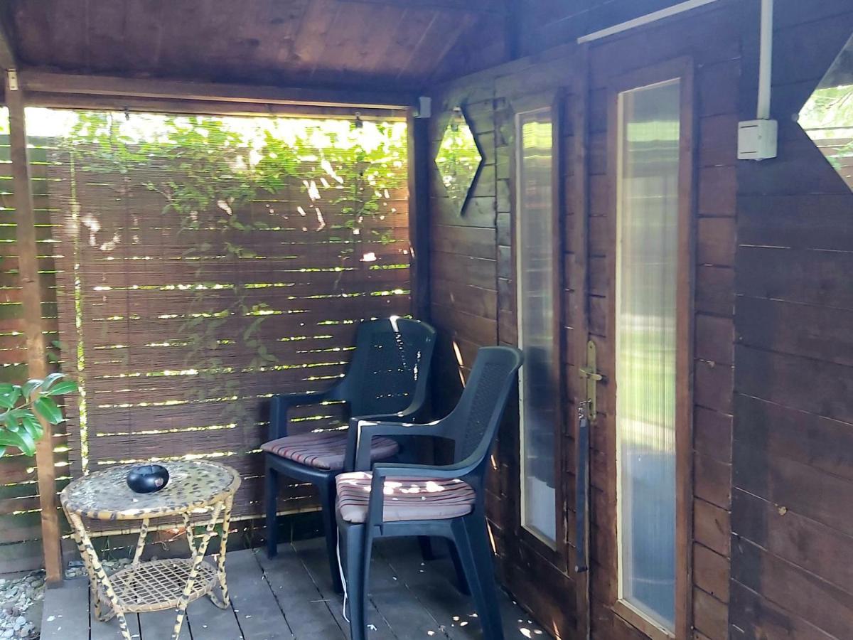 Relax Bungalow Terrace, Glamping Fahaz Siófok Exteriör bild