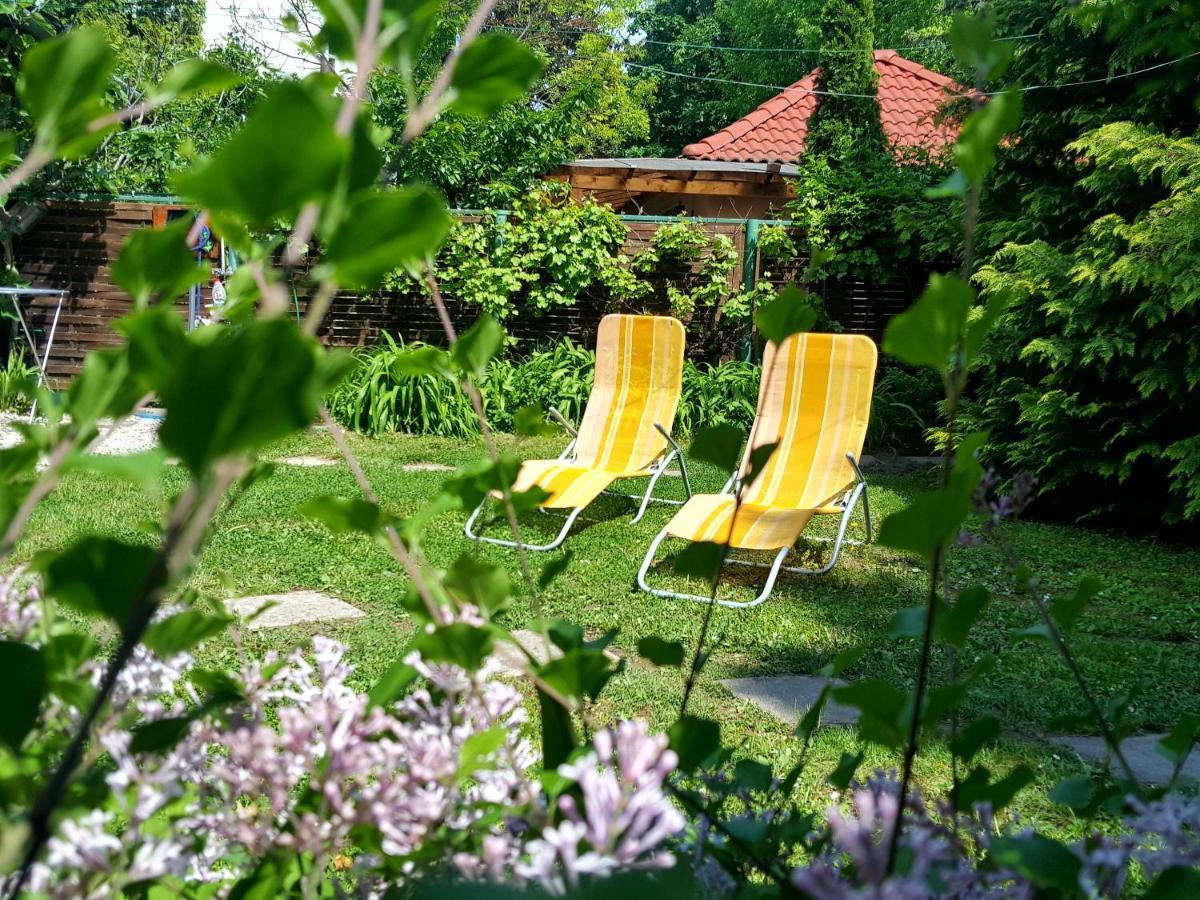 Relax Bungalow Terrace, Glamping Fahaz Siófok Exteriör bild