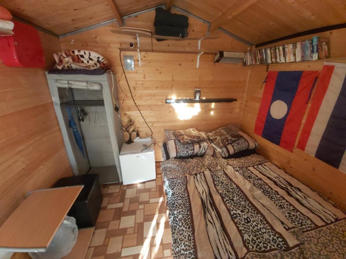 Relax Bungalow Terrace, Glamping Fahaz Siófok Exteriör bild